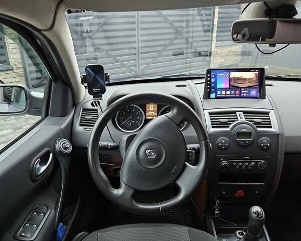 Серый Рено Меган, объемом двигателя 1.6 л и пробегом 257 тыс. км за 6500 $, фото 30 на Automoto.ua