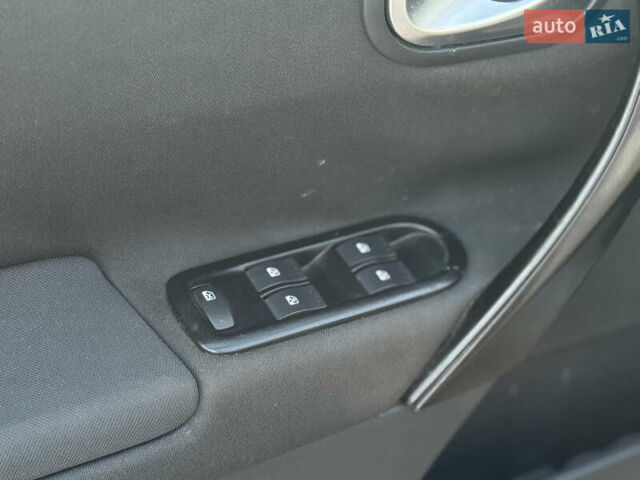 Серый Рено Меган, объемом двигателя 2 л и пробегом 280 тыс. км за 4700 $, фото 9 на Automoto.ua