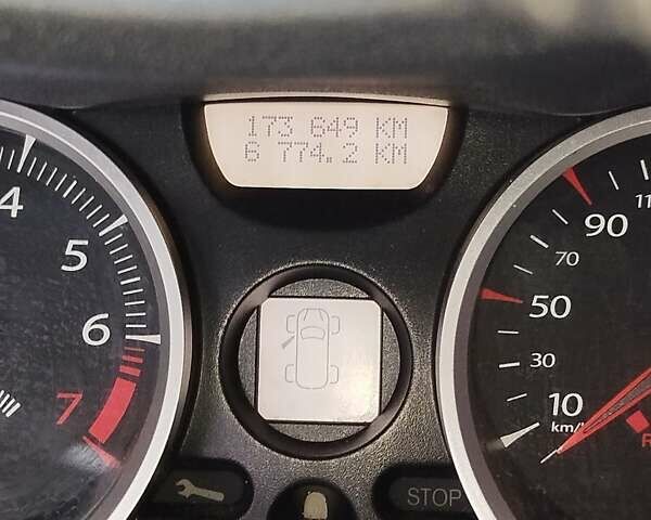 Сірий Рено Меган, об'ємом двигуна 1.6 л та пробігом 174 тис. км за 4000 $, фото 4 на Automoto.ua