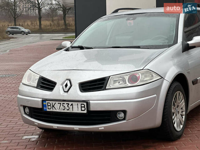 Серый Рено Меган, объемом двигателя 1.5 л и пробегом 325 тыс. км за 4950 $, фото 6 на Automoto.ua