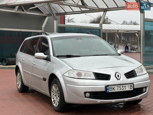 Серый Рено Меган, объемом двигателя 1.5 л и пробегом 325 тыс. км за 4950 $, фото 8 на Automoto.ua