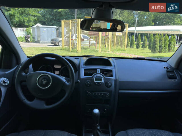 Сірий Рено Меган, об'ємом двигуна 1.6 л та пробігом 280 тис. км за 5200 $, фото 32 на Automoto.ua