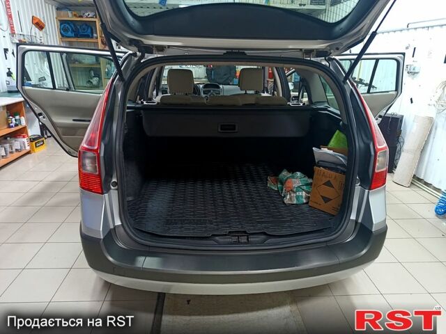 Серый Рено Меган, объемом двигателя 1.6 л и пробегом 220 тыс. км за 5100 $, фото 7 на Automoto.ua