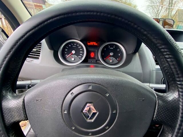 Сірий Рено Меган, об'ємом двигуна 1.6 л та пробігом 243 тис. км за 4700 $, фото 1 на Automoto.ua