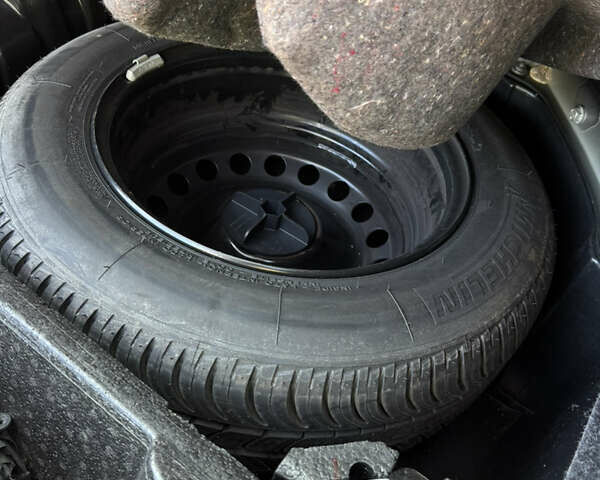 Рено Меган 2006 в Чернигове на Automoto.ua Серый Рено Меган, объемом двигателя 1.6 л и пробегом 208 тыс. км за 5650 $, фото 14 на Automoto.ua