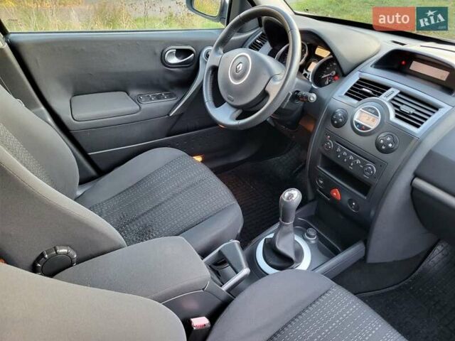 Серый Рено Меган, объемом двигателя 1.6 л и пробегом 182 тыс. км за 5700 $, фото 88 на Automoto.ua