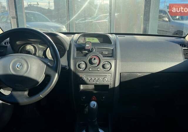 Сірий Рено Меган, об'ємом двигуна 1.6 л та пробігом 224 тис. км за 6490 $, фото 12 на Automoto.ua