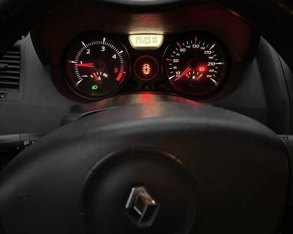 Сірий Рено Меган, об'ємом двигуна 1.5 л та пробігом 260 тис. км за 5200 $, фото 3 на Automoto.ua