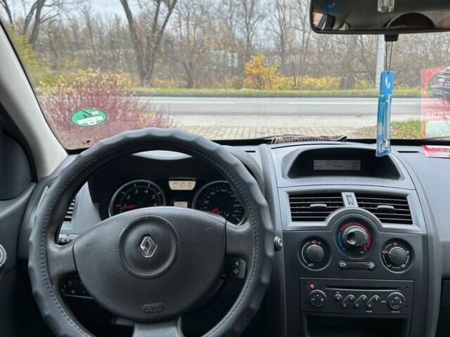 Сірий Рено Меган, об'ємом двигуна 1.6 л та пробігом 260 тис. км за 5250 $, фото 11 на Automoto.ua