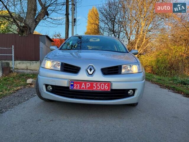 Серый Рено Меган, объемом двигателя 1.6 л и пробегом 182 тыс. км за 5700 $, фото 26 на Automoto.ua