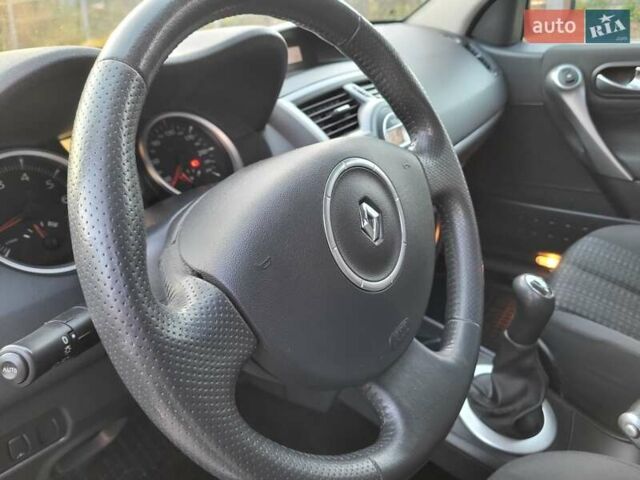 Серый Рено Меган, объемом двигателя 1.6 л и пробегом 182 тыс. км за 5700 $, фото 54 на Automoto.ua