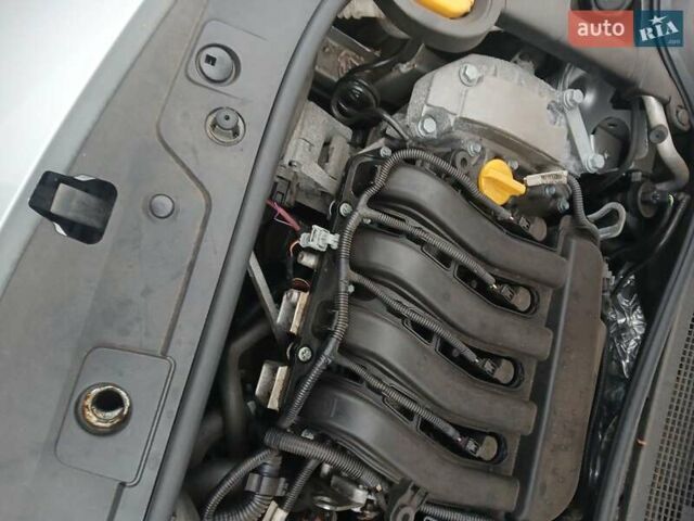 Сірий Рено Меган, об'ємом двигуна 1.6 л та пробігом 186 тис. км за 6000 $, фото 11 на Automoto.ua