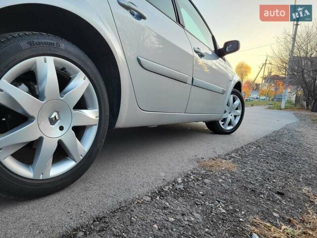 Серый Рено Меган, объемом двигателя 1.6 л и пробегом 182 тыс. км за 5700 $, фото 41 на Automoto.ua