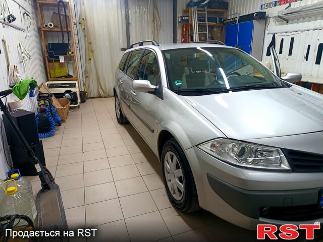 Серый Рено Меган, объемом двигателя 1.6 л и пробегом 220 тыс. км за 5100 $, фото 4 на Automoto.ua