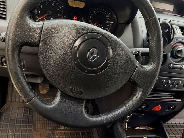 Сірий Рено Меган, об'ємом двигуна 1.6 л та пробігом 0 тис. км за 4500 $, фото 3 на Automoto.ua