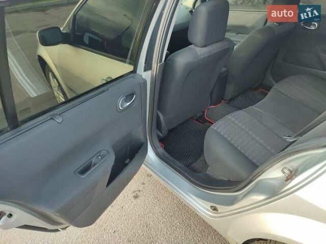 Сірий Рено Меган, об'ємом двигуна 1.6 л та пробігом 267 тис. км за 4800 $, фото 11 на Automoto.ua