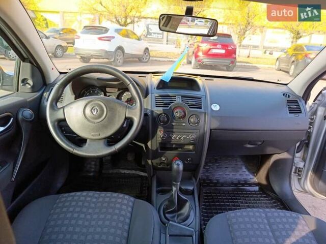 Серый Рено Меган, объемом двигателя 1.6 л и пробегом 210 тыс. км за 4650 $, фото 14 на Automoto.ua