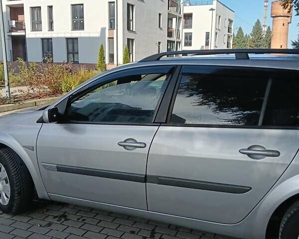 Серый Рено Меган, объемом двигателя 1.6 л и пробегом 211 тыс. км за 5000 $, фото 4 на Automoto.ua