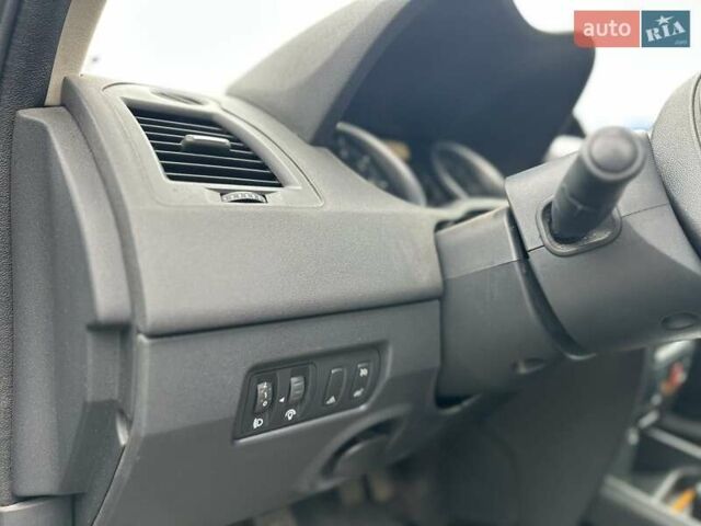 Сірий Рено Меган, об'ємом двигуна 1.6 л та пробігом 171 тис. км за 5500 $, фото 5 на Automoto.ua