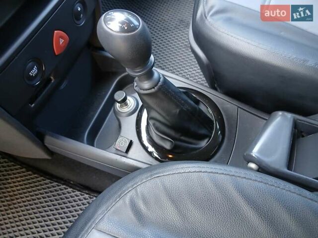 Рено Меган 2006 в Конотопе на Automoto.ua Серый Рено Меган, объемом двигателя 2 л и пробегом 219 тыс. км за 5600 $, фото 20 на Automoto.ua