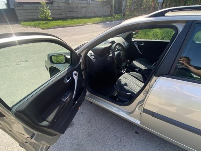 Серый Рено Меган, объемом двигателя 1.5 л и пробегом 305 тыс. км за 5399 $, фото 11 на Automoto.ua