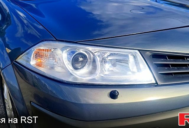 Серый Рено Меган, объемом двигателя 1.6 л и пробегом 271 тыс. км за 6300 $, фото 4 на Automoto.ua