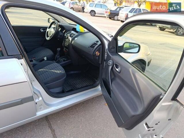 Серый Рено Меган, объемом двигателя 1.6 л и пробегом 210 тыс. км за 4650 $, фото 1 на Automoto.ua