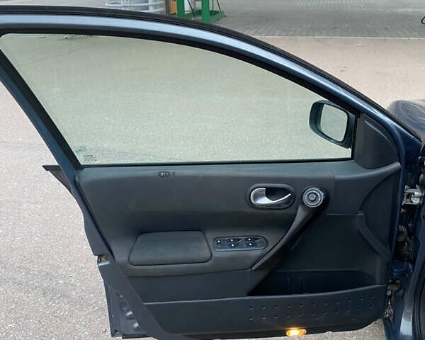 Сірий Рено Меган, об'ємом двигуна 1.6 л та пробігом 293 тис. км за 3600 $, фото 12 на Automoto.ua