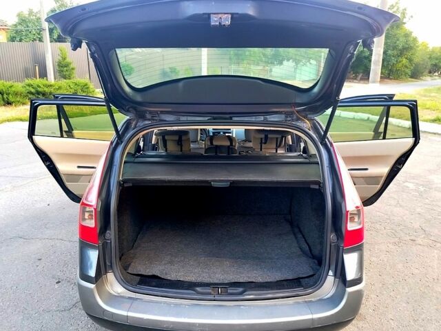 Сірий Рено Меган, об'ємом двигуна 1.5 л та пробігом 272 тис. км за 4500 $, фото 5 на Automoto.ua