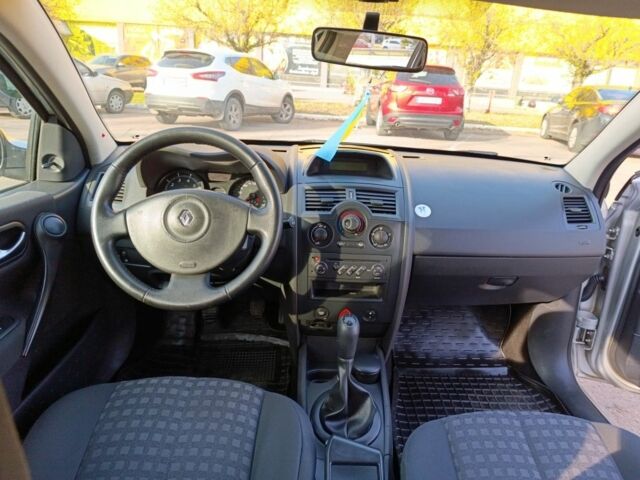 Серый Рено Меган, объемом двигателя 1.6 л и пробегом 210 тыс. км за 4560 $, фото 14 на Automoto.ua