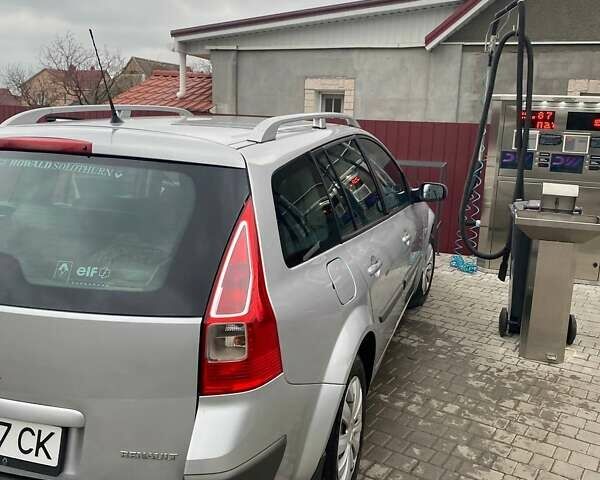 Серый Рено Меган, объемом двигателя 1.6 л и пробегом 222 тыс. км за 4500 $, фото 11 на Automoto.ua