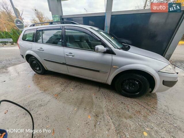 Серый Рено Меган, объемом двигателя 1.6 л и пробегом 316 тыс. км за 4600 $, фото 1 на Automoto.ua