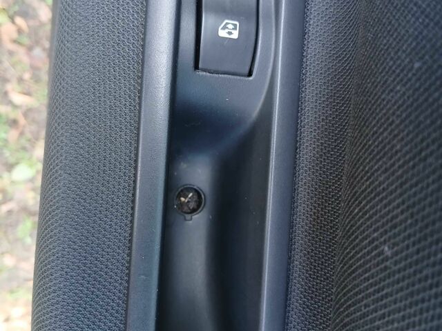 Рено Меган 2006 в Конотопе на Automoto.ua Серый Рено Меган, объемом двигателя 2 л и пробегом 219 тыс. км за 5600 $, фото 10 на Automoto.ua