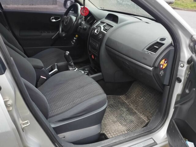 Сірий Рено Меган, об'ємом двигуна 1.6 л та пробігом 174 тис. км за 4000 $, фото 5 на Automoto.ua