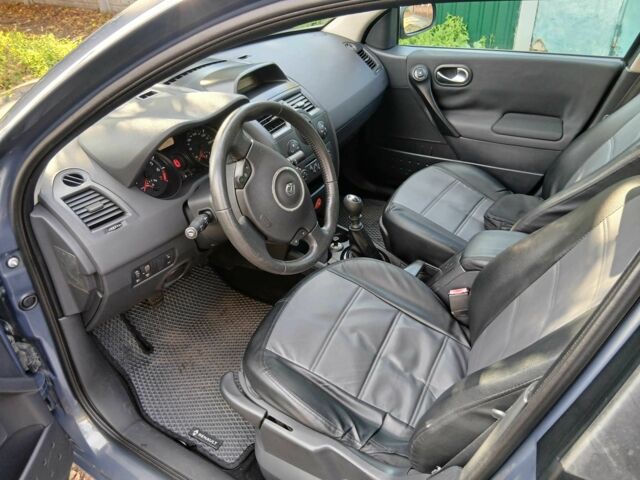 Рено Меган 2006 в Конотопе на Automoto.ua Серый Рено Меган, объемом двигателя 2 л и пробегом 219 тыс. км за 5600 $, фото 18 на Automoto.ua