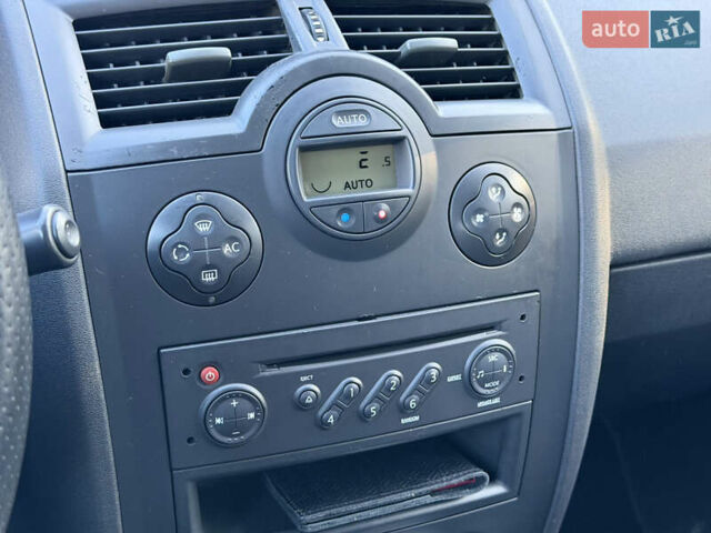 Серый Рено Меган, объемом двигателя 1.6 л и пробегом 248 тыс. км за 4900 $, фото 12 на Automoto.ua