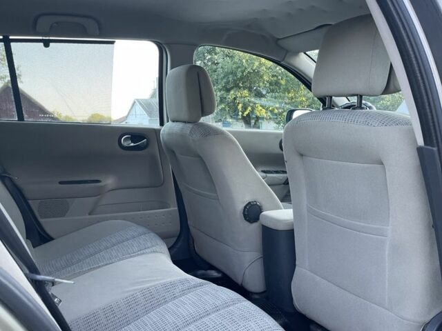 Серый Рено Меган, объемом двигателя 1.6 л и пробегом 280 тыс. км за 4900 $, фото 7 на Automoto.ua