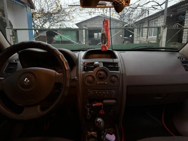 Серый Рено Меган, объемом двигателя 1.5 л и пробегом 260 тыс. км за 5200 $, фото 2 на Automoto.ua