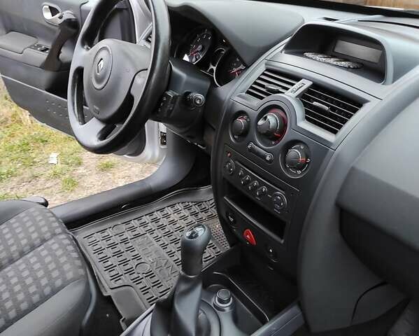 Серый Рено Меган, объемом двигателя 1.6 л и пробегом 192 тыс. км за 4750 $, фото 7 на Automoto.ua