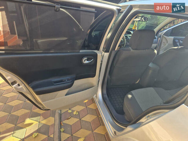 Серый Рено Меган, объемом двигателя 1.4 л и пробегом 253 тыс. км за 4500 $, фото 9 на Automoto.ua