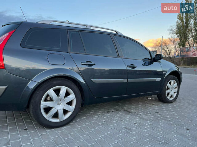 Серый Рено Меган, объемом двигателя 1.6 л и пробегом 206 тыс. км за 5950 $, фото 4 на Automoto.ua