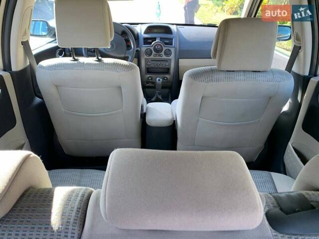 Сірий Рено Меган, об'ємом двигуна 1.6 л та пробігом 191 тис. км за 5600 $, фото 3 на Automoto.ua