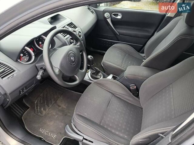 Серый Рено Меган, объемом двигателя 1.6 л и пробегом 215 тыс. км за 5700 $, фото 3 на Automoto.ua