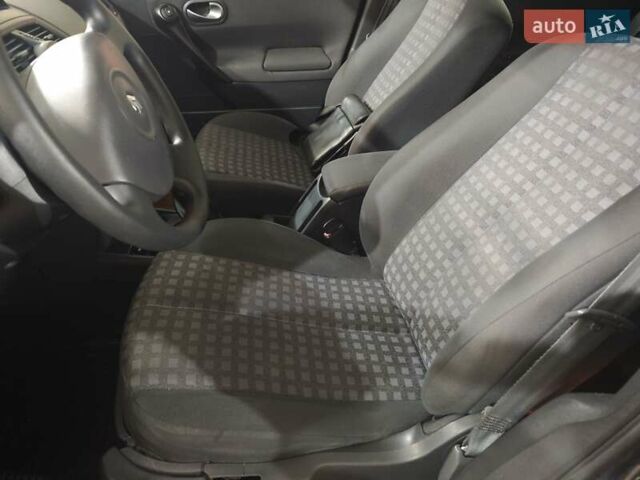 Серый Рено Меган, объемом двигателя 1.6 л и пробегом 207 тыс. км за 5497 $, фото 25 на Automoto.ua