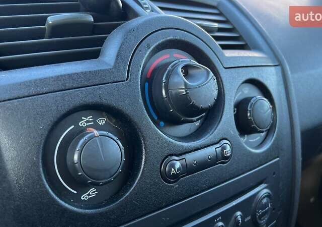 Сірий Рено Меган, об'ємом двигуна 1.6 л та пробігом 224 тис. км за 6490 $, фото 22 на Automoto.ua