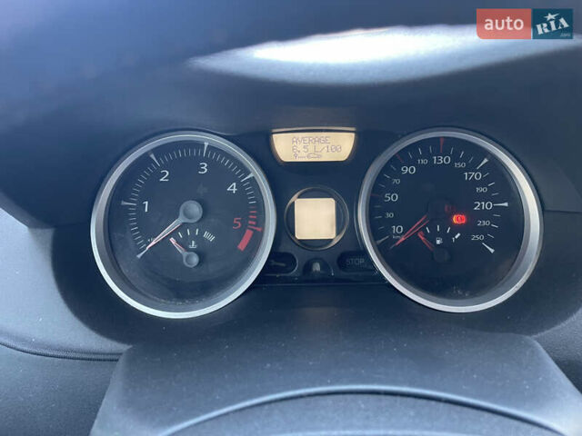 Серый Рено Меган, объемом двигателя 1.9 л и пробегом 300 тыс. км за 4500 $, фото 16 на Automoto.ua