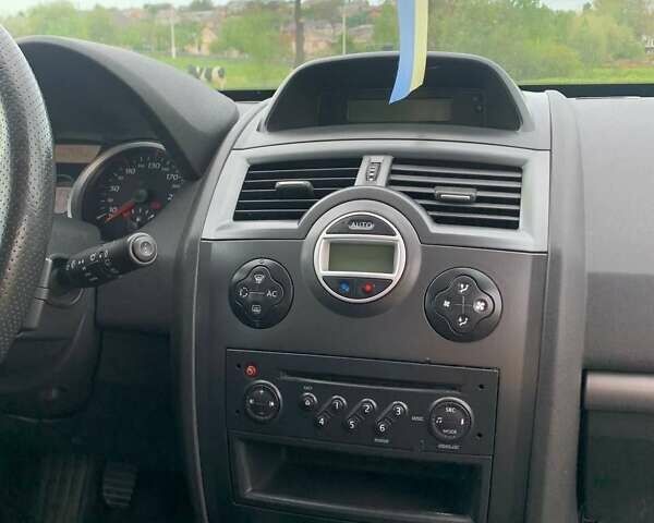 Серый Рено Меган, объемом двигателя 1.6 л и пробегом 222 тыс. км за 4500 $, фото 3 на Automoto.ua