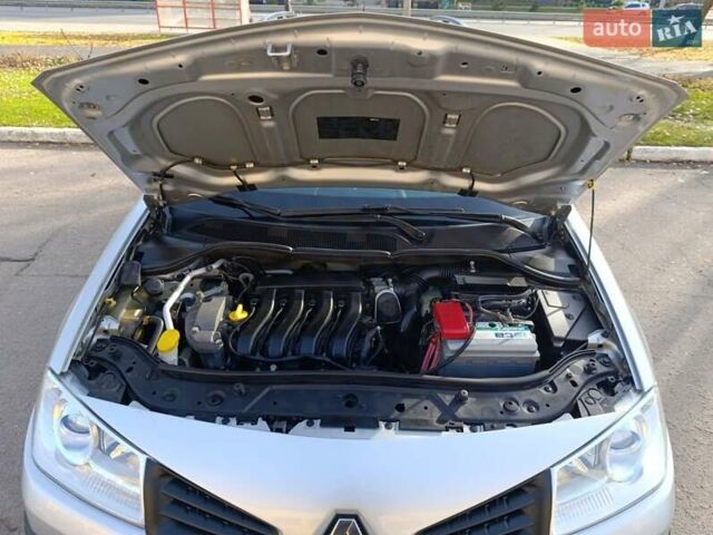 Серый Рено Меган, объемом двигателя 1.6 л и пробегом 210 тыс. км за 4650 $, фото 18 на Automoto.ua