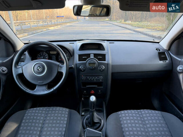 Серый Рено Меган, объемом двигателя 1.6 л и пробегом 248 тыс. км за 4900 $, фото 9 на Automoto.ua