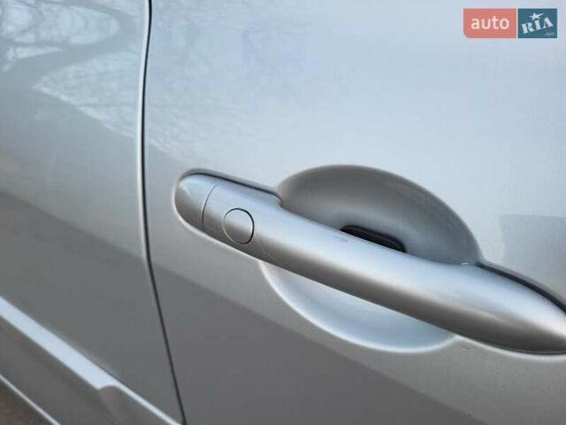 Серый Рено Меган, объемом двигателя 1.6 л и пробегом 182 тыс. км за 5700 $, фото 51 на Automoto.ua